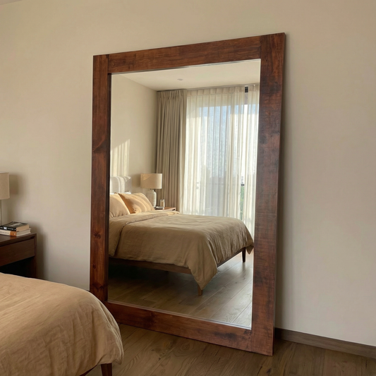 Espejo gigante para recámara o sala, con marco de madera.