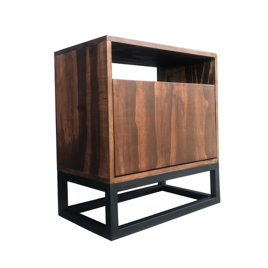 Buró Estilo Industrial Kafka, mueble estilo moderno con un cajón grande y repisa en la parte superior en color café, mueble en color natural con dos cajones.