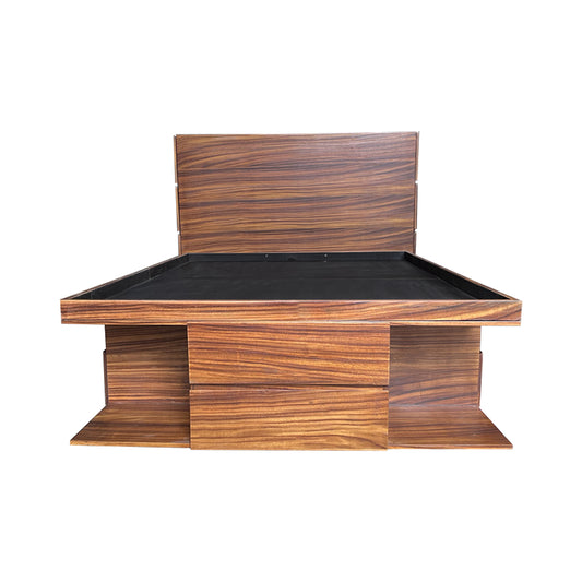 Recámara Oslo Parota, vista frontal de la base de cama con cabecera y burós integrados en color café barnizado.