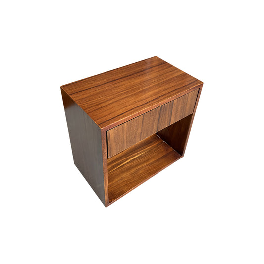 Buró de madera con un cajón acabado en parota