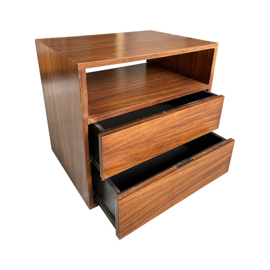 Buró de madera de dos cajones y un entrepaño acabado en parota