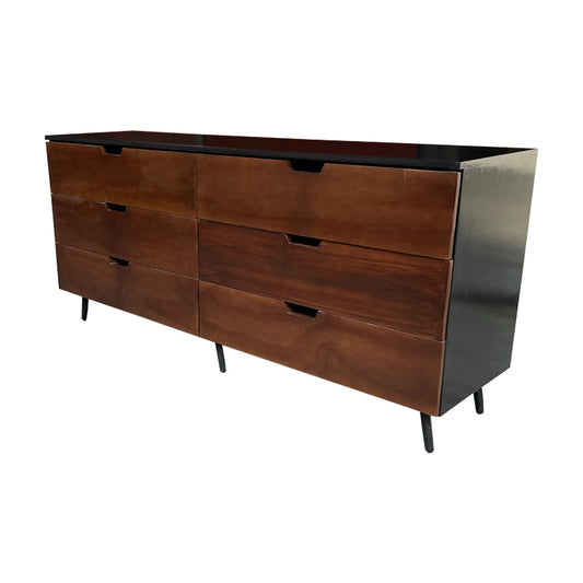 Cómoda Toledo, mueble para hogar rectangular con seis cajones en color café y acabados en color obscuro.