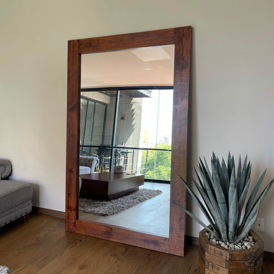 Espejo gigante con marco de madera triplay pino.