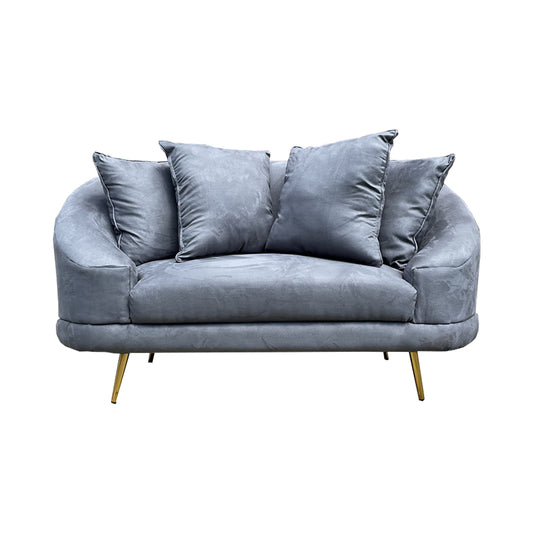 Love Seat Verona en tono gris, asiento amplio y acolchonado, respaldo con cuatro cojines.
