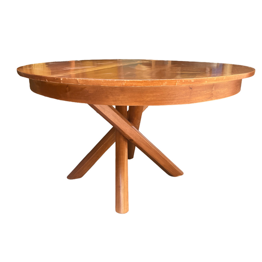 Mesa comedor redondo, con vista frontal, viendo su acabado y detalles de la mesa.