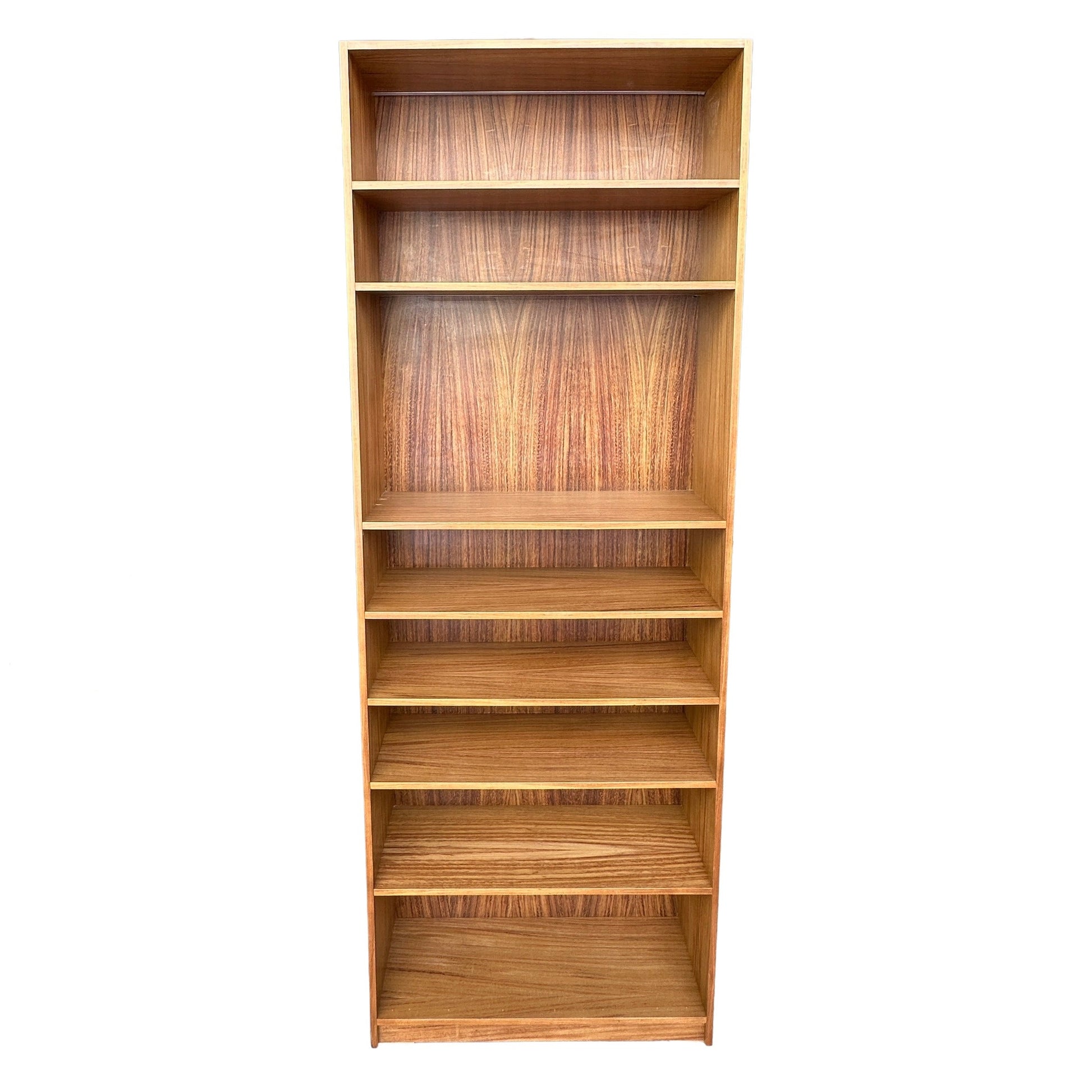 Mueble multifuncional con vista frontal, mostrando tamaño y almacnamiento.