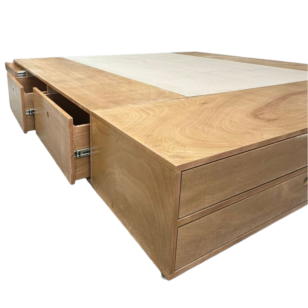 Base de cama con vista lateral mostrando a los cajones laterales abiertos.