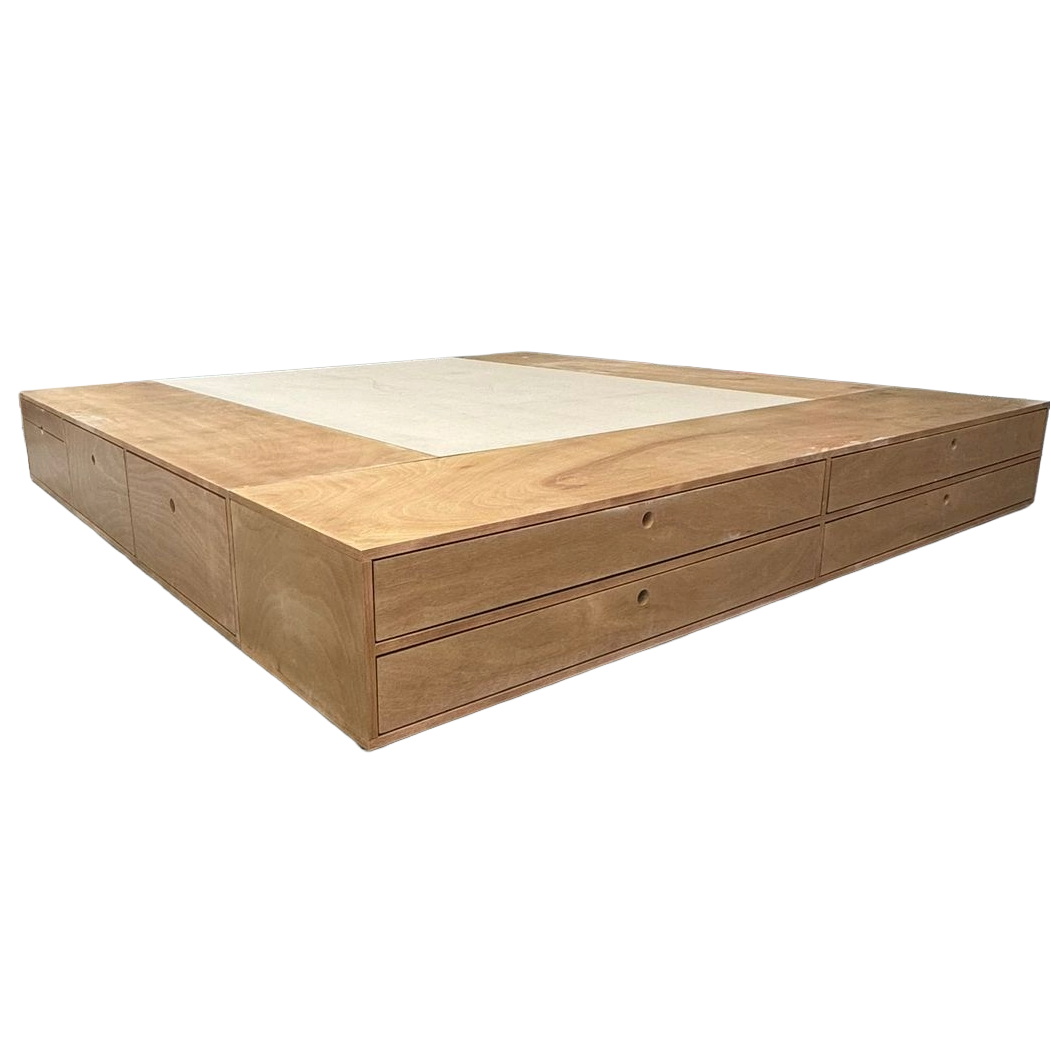 Base de cama con vista lateral mostrando con más claridas los detalles y acabados de la base de cama.