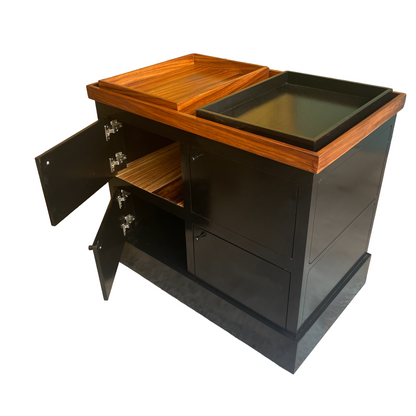 Mueble para cocina con vista lateral viendo las puertas del mueble abiertas.