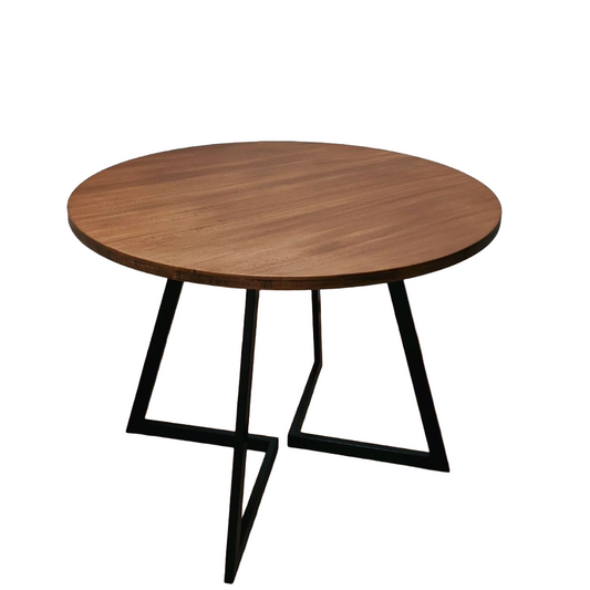 Mesa de comedor redondo con vista frontal, viendo los detalles y acabado de la mesa.