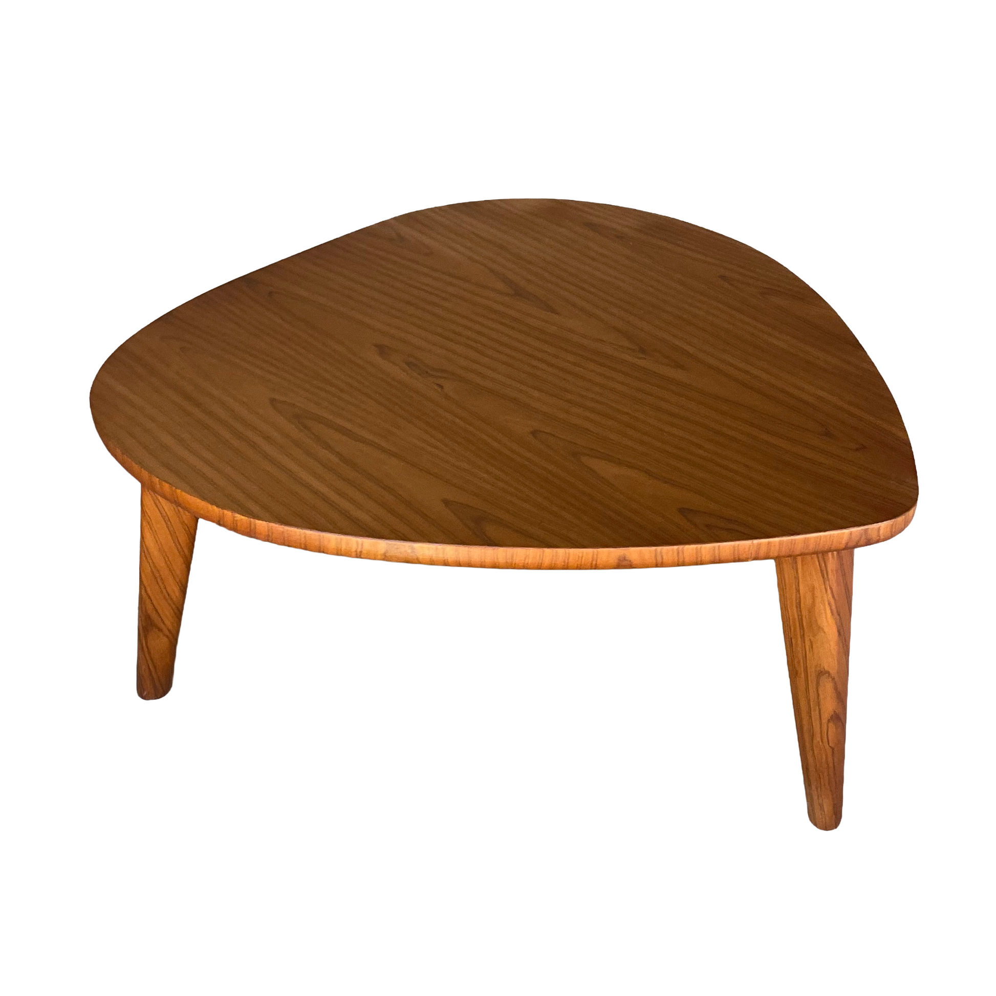 Mesa de centro, toma lateral viendo la parte inferio de las patas.