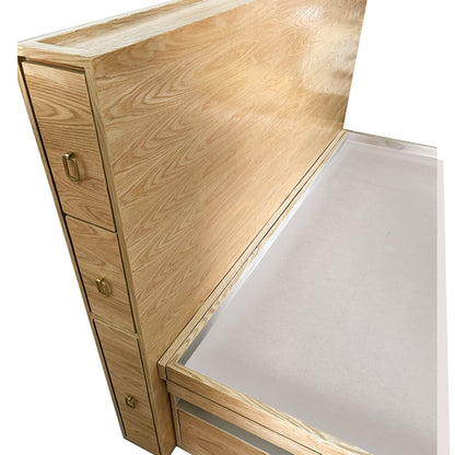 Recámara Oslo, muestra a detalle los burós de la cabecera, en un acabdo natural.