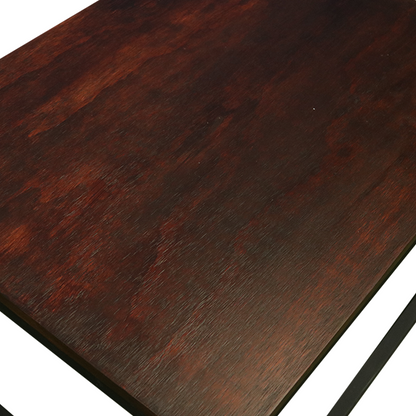 Mesa de centro, parte superior mostrando detalles en madera.
