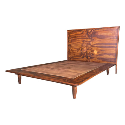 Base de cama de madera estilo tatami, firme y duradera.
