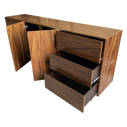 Bufetero de madera, vista de los cajones y puertas abiertas.