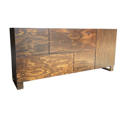 Bufetera de madera,vista lateral mostrando las divisiones del mueble.