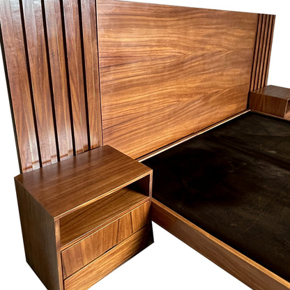 Recámara Rennes, muestra a detalle del buró lateral café barnizado.