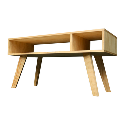 Mesa de centro enfocando a la parte inferior, con cuatro patas de madera natural.