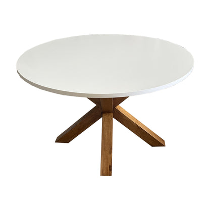 Comedor San Galo de triplay de madera de pino chileno en un fondo blanco.