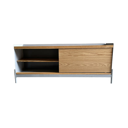 Mueble de Tv Minsk, parte frontal, con puerta corredizan y dos compartimientos, base de