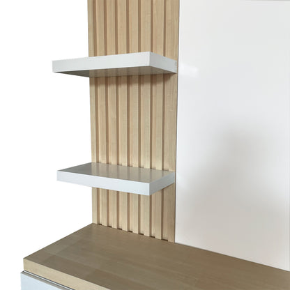 Mueble para TV, vista a detalle de las repisas laterales.